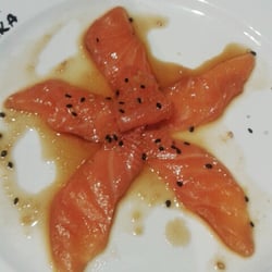 Ikka - Sashimi di salmone