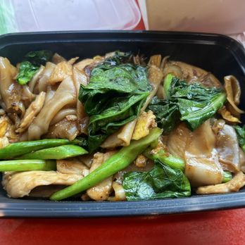 E-Jae Pak Mor - N12 Pad See Ew - Thai Near Me - Seattle, Washington
