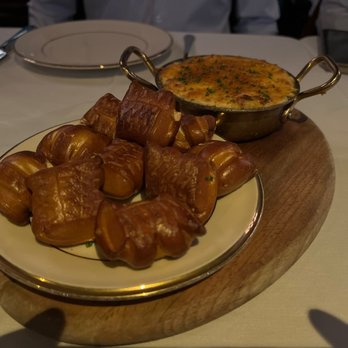 The Bygone - Crab Dip with Warm Pretzel Bites - American Near Me - Baltimore, Maryland The Bygone - Crab Dip with Warm Pretzel Bites - American Near Me - Baltimore, Maryland