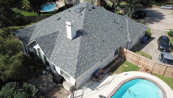 Lone Star Roof Solutions Logo