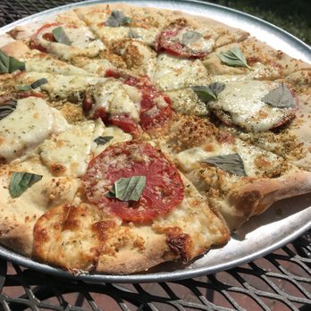 Terra Vite - Pizza made by an Italian Woman. Manga manga! - Wineries Near Me - Jamesport, New York
