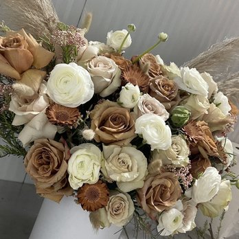Aime Les Fleurs - Florists Near Me - Arleta, California