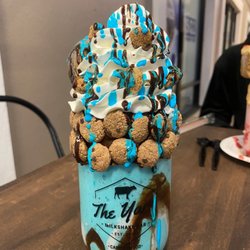 The Yard Milkshake Bar - Specialty Cookie Monster Milkshake