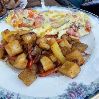 D' Coffee Bouteaque - Veggie Omelette - Coffee & Tea Near Me - Palm Desert, California