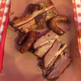 Black's Barbecue Lockhart - Sausage, brisket and pork spare ribs - Barbeque Near Me - Lockhart, Texas