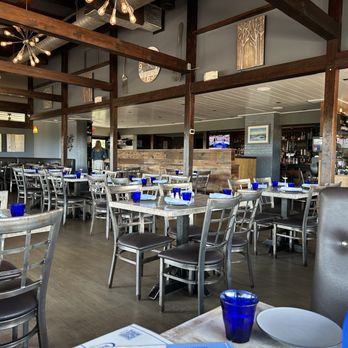Edgewater Restaurant - Interior Dining Space - Seafood Near Me - Hampton Bays, New York Edgewater Restaurant - Interior Dining Space - Seafood Near Me - Hampton Bays, New York