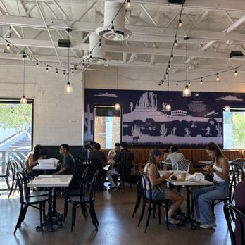 Paris Baguette - Inside seating - Bakeries Near Me - Phoenix, Arizona
