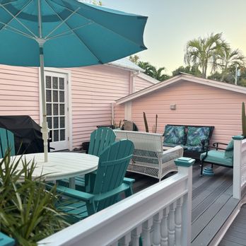 The Palms Hotel - Lots of outdoor spaces - Hotels Near Me - Key West, Florida The Palms Hotel - Lots of outdoor spaces - Hotels Near Me - Key West, Florida