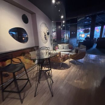 Stage Restaurant - New American Near Me - Honolulu, Hawaii