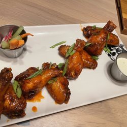 Guy Fieri's Kitchen + Bar - Awesome wings!