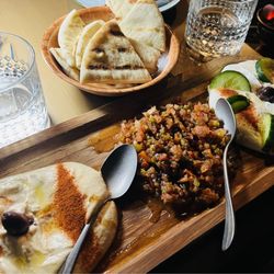 Pasha Sf - Loved this hummus platter. Great accompaniment to your hookah if you just want something to snack on. Our party cleaned the plate!