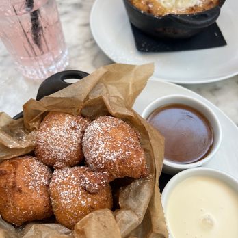 Bacari W 3rd - Donuts and Bread Pudding - Breakfast & Brunch Near Me - Los Angeles, California