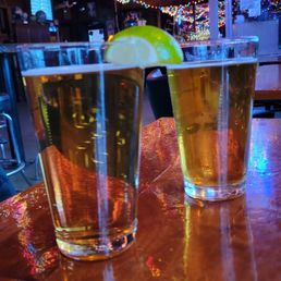 Modelo on left, 3 Floyd's Gumballhead on right. Modelo on left, 3 Floyd's Gumballhead on right.