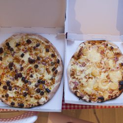 Show Pizz' - Taille 'Méga' à gauche et 'Grande' à droite