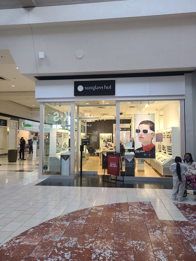 SUNGLASS HUT Updated August 2024 19 Reviews 9348 SW Washington Sq