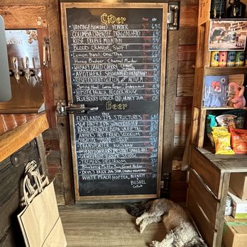 Bushel & Bee Taproom - Cideries Near Me - Leavenworth, Washington Bushel & Bee Taproom - Cideries Near Me - Leavenworth, Washington