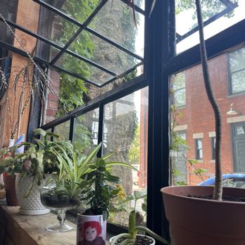 Cru Cafe - Interior - Breakfast & Brunch Near Me - Newport, Rhode Island
