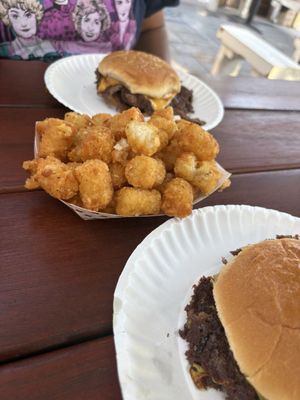 GUSTOS burger bar + more by null