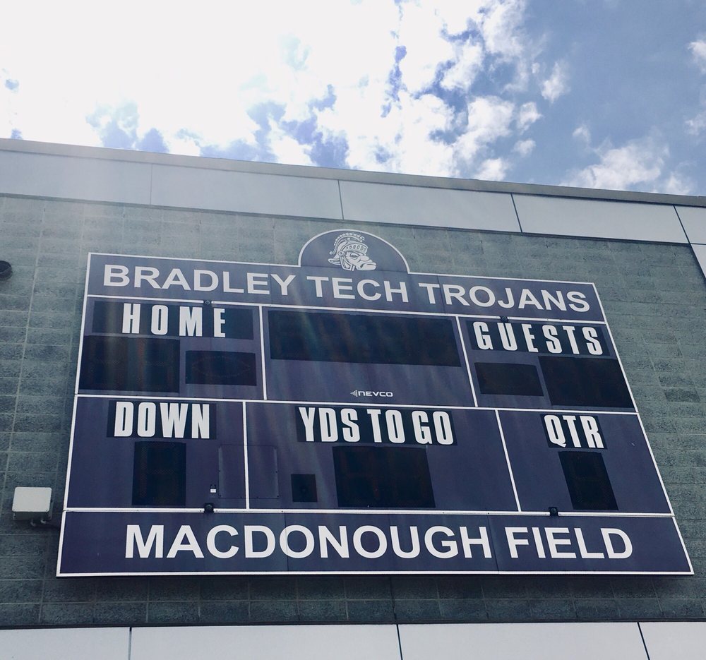 BRADLEY TECH HIGH SCHOOL 700 S 4th St, Milwaukee, Wisconsin Middle