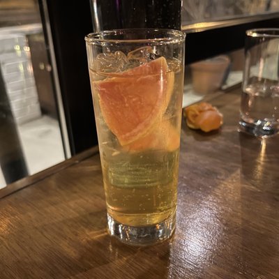 Photo of Peninsula - Nashville, TN, US. Gin and tonic #8 - citadelle, grapefruit, vanilla - IG @bougiefoodieboi