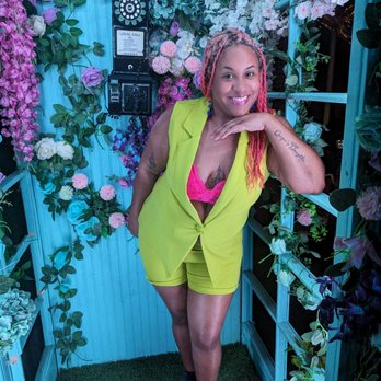 Highkey Rainforest Rooftop - Lovely photo booth - Lounges Near Me - New York, New York Highkey Rainforest Rooftop - Lovely photo booth - Lounges Near Me - New York, New York