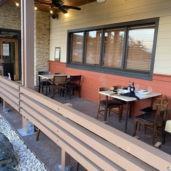 Outback Steakhouse - Empty tables - Steakhouses Near Me - Newington, Connecticut