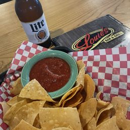 Free Chips & Salsa! Free Chips & Salsa!