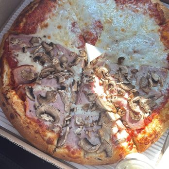 Chauncey's Pizza & Bar - Half cheese half han and mushroom - Pizza Near Me - Solana Beach, California