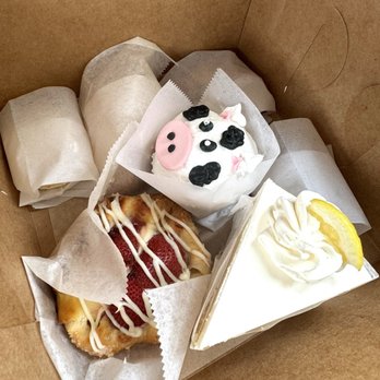Wright's Dairy Farm & Bakery - Desserts - Bakeries Near Me - North Smithfield, Rhode Island Wright's Dairy Farm & Bakery - Desserts - Bakeries Near Me - North Smithfield, Rhode Island