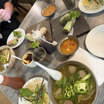 Pho Ao Sen - Vietnamese Near Me - Oakland, California