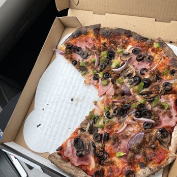 Farrelli's Pizza - 12" Classic Deluxe - Pizza Near Me - Ruston, Washington