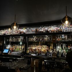 Commodore - Bar inside