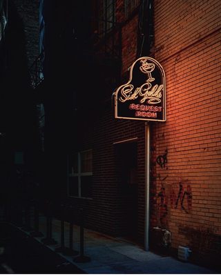 Sid Gold’s Request Room by null