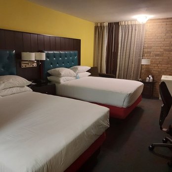Pear tree Inn - 2 Double bed room, looking in from door - Hotels Near Me - San Antonio, Texas Pear tree Inn - 2 Double bed room, looking in from door - Hotels Near Me - San Antonio, Texas