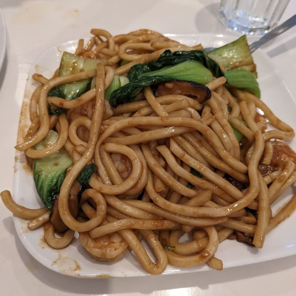 Soup Dumpling Plus - Fried udon with shrimp - tasty and enjoyable - Shanghainese Near Me - Fort Lee, New Jersey