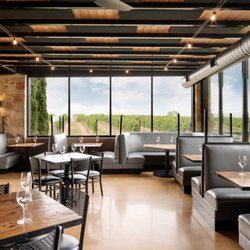 Grape Creek Vineyard - Stout's Restaurant