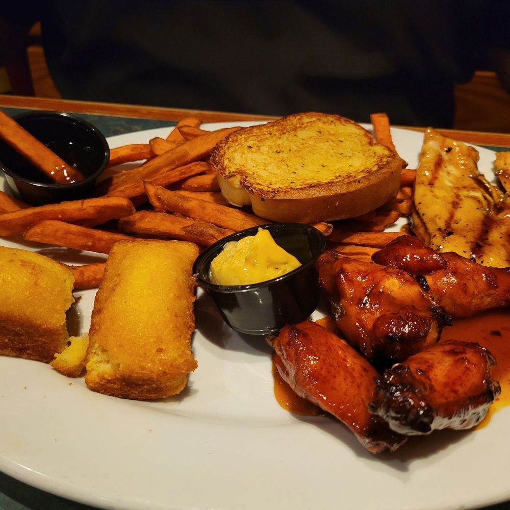 Smokey Bones Cheektowaga - Corn bread, mango habanero wings, grilled chicken, and sweet potato fries. - Barbeque Near Me - Cheektowaga, New York Smokey Bones Cheektowaga - Corn bread, mango habanero wings, grilled chicken, and sweet potato fries. - Barbeque Near Me - Cheektowaga, New York