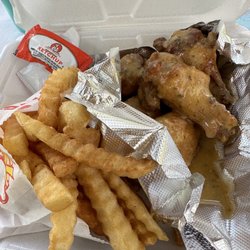 O So Good Wing Bar and Grill - Wings and fries