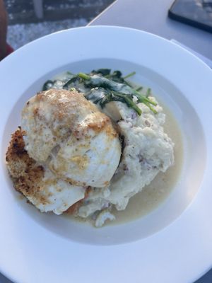 Off the Hook Bar and Grill by null