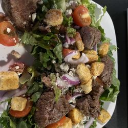 Twisted Raven - Steak tip salad