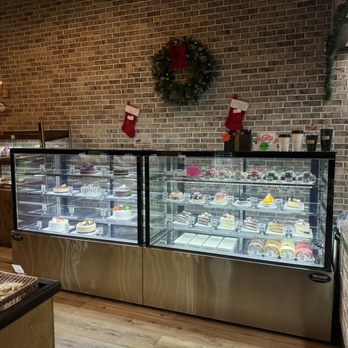 Vincent Bakery Cafe - a display of cakes and pastries - Coffee & Tea Near Me - Suwanee, Georgia