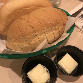 Ricado's Italian Restaurant - Great bread - Italian Near Me - Aiea, Hawaii
