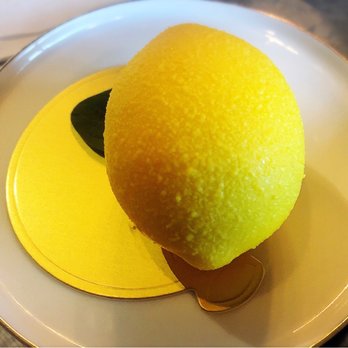 La Luna Tea and Dessert Bar - Lemon jelly cake - Desserts Near Me - Las Vegas, Nevada