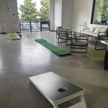 Hoppin' Gulch - Covered patio area - Beer Bar Near Me - Nashville, Tennessee
