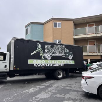 Flash Movers LLC - Unloading is flash - Movers Near Me