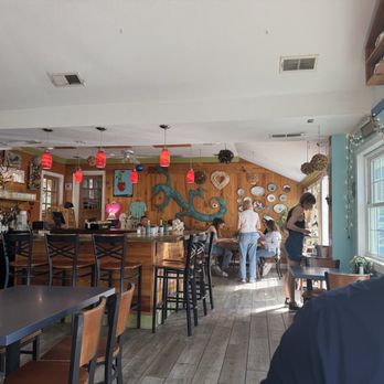 Leaping Lizard Cafe - Inside - Cafes Near Me - Virginia Beach, Virginia