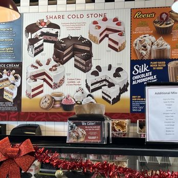Cold Stone Creamery - a display of a variety of desserts - Ice Cream & Frozen Yogurt Near Me - Albuquerque, New Mexico