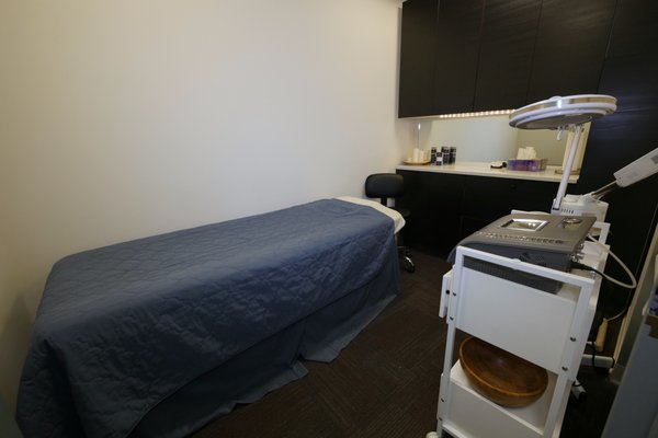 Acne Institute by null