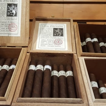 MOM'S CIGAR & LOUNGE - Updated June 2026 - 17 Photos & 23 Reviews - 230 W  Old Country Rd, Hicksville, New York - Tobacco Shops - Phone Number