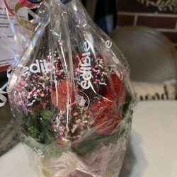 Edible Arrangements - Looks good until you open them.